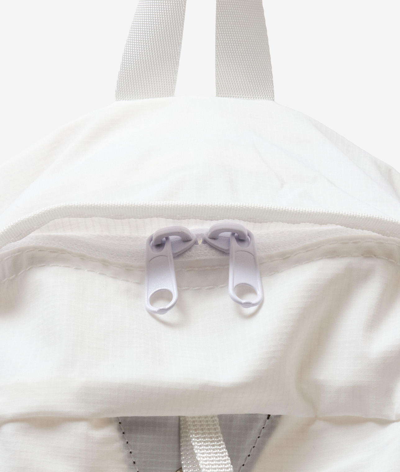 【予約】【別注】CARIBOU Mountaineering/ロゴパッカブルバックパック(WHITE) 詳細画像 WHITE 4