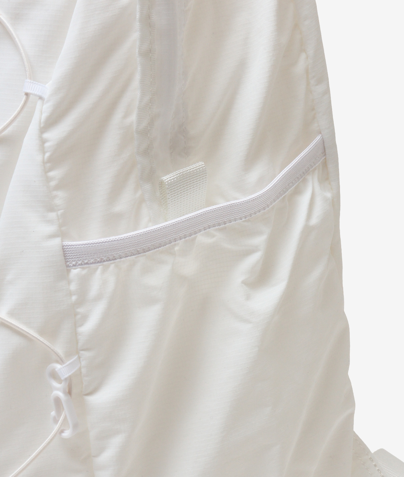 【予約】【別注】CARIBOU Mountaineering/ロゴパッカブルバックパック(WHITE) 詳細画像 WHITE 5