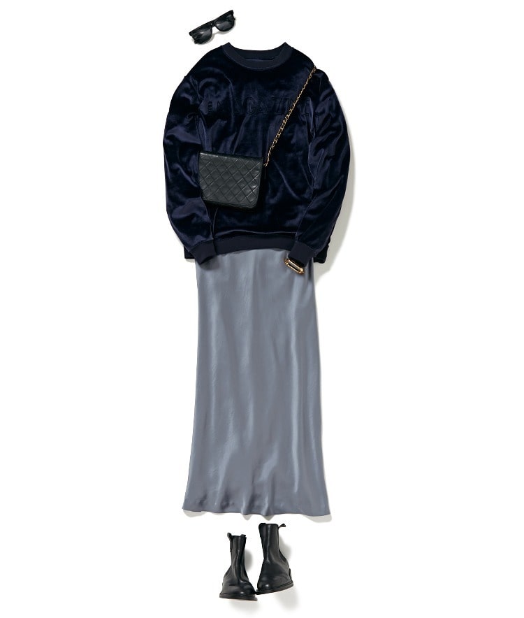 ベロアロゴロングTシャツ × サテンマーメイドスカート