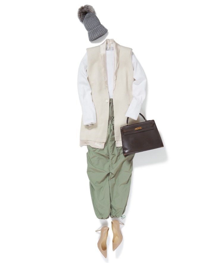 カフス付テレコプルオーバー×ESSE STUDIOS/レイヤードジレ×ANINE BING/イージーパンツ×RIVIERA CASHMERE/カシミヤポンポン帽