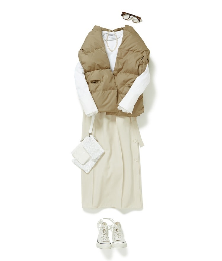レース袖カットソー×ダウンストール×SAND BEIGE/サイドボタンスカート