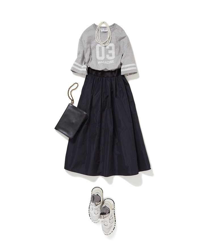 ナンバリングTシャツ×タフタスカート