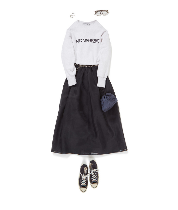 ロゴプリントボクシースウェット×レイヤードシアースカート×ORR/ロックチェーンベルト×COMMXN COMMXN/パディングポーチ