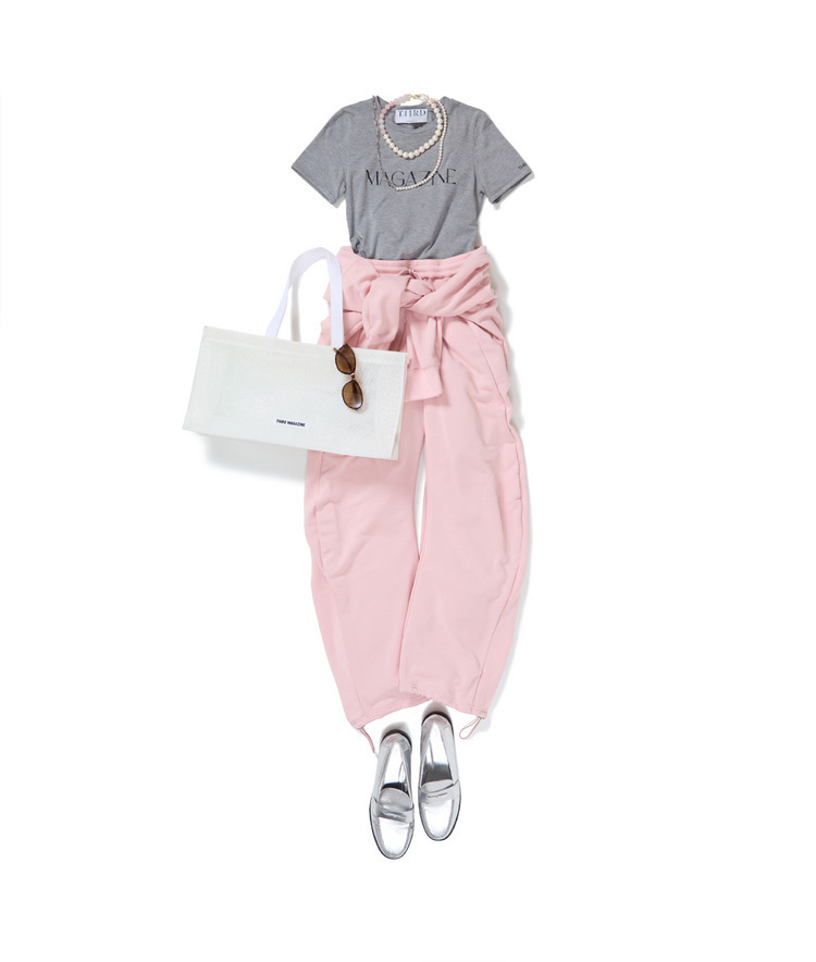 ロゴシュラケンTシャツ×【コラボ】オフショルダースウェット×【コラボ】カーヴィスウェットパンツ×ロゴメッシュトート×【Margaret SMITH】別注ネックレス(店舗限定)